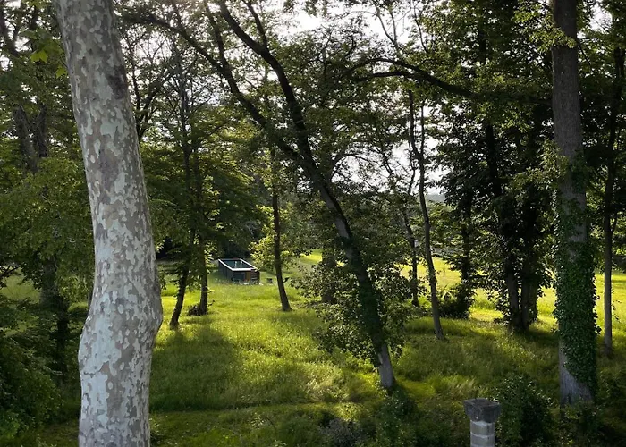 Chateau De Sibra 3* Lagarde (Ariege)